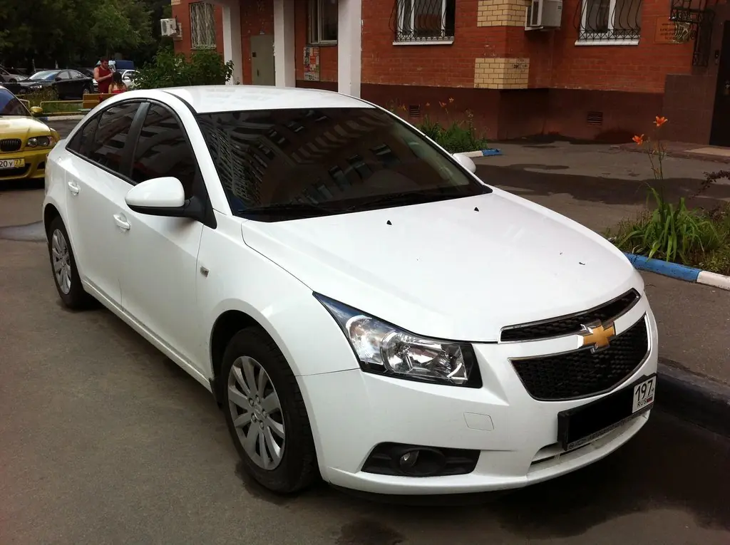 Установка противотуманных фар на Chevrolet Cruze — оптимальные варианты и рекомендации экспертов